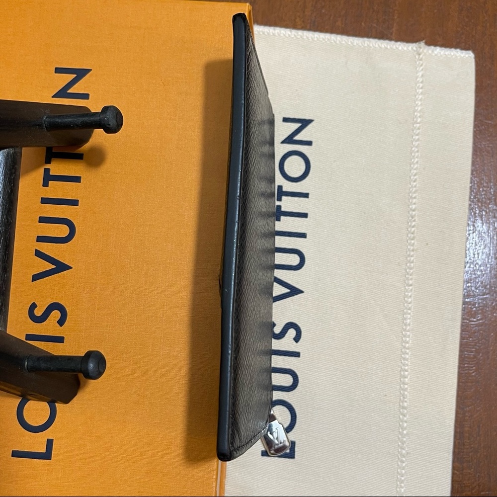 2019 Louis Vuitton Taiga Coin Card Holder Wallet - Picture 5 of 16